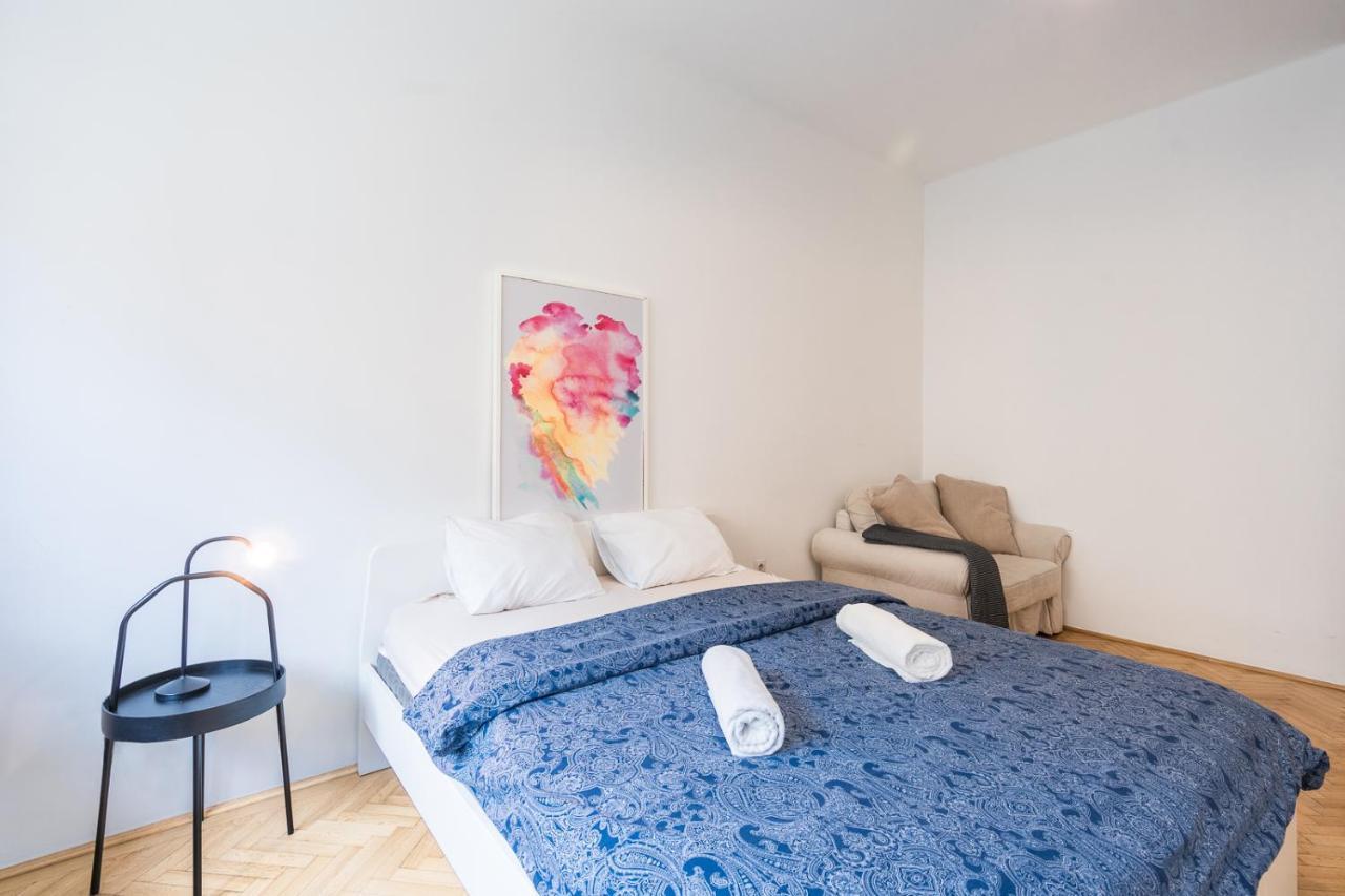Bright Studio With Parliament View, Free Parking Budapest Exterior photo