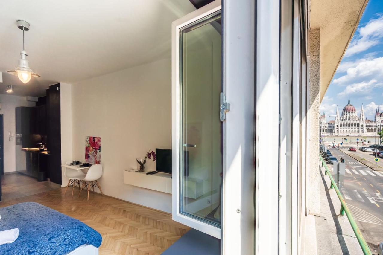 Bright Studio With Parliament View, Free Parking Budapest Exterior photo